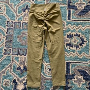 Muscle nation crop leggings size small